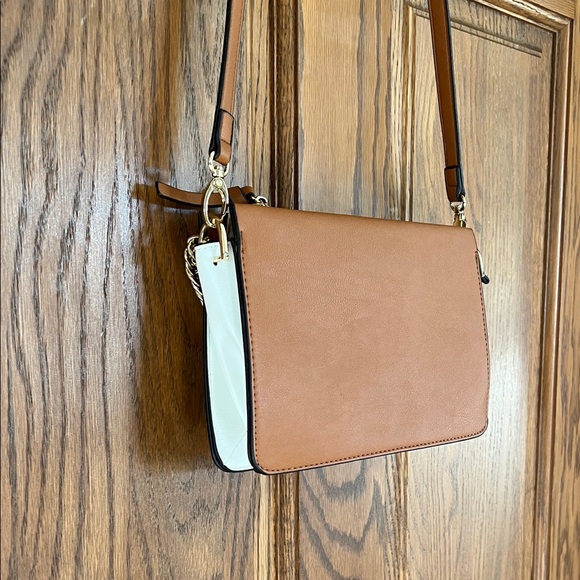JustFab Brown Crossbody Color block Bag with Gold shoulder strap - Picture 3 of 5